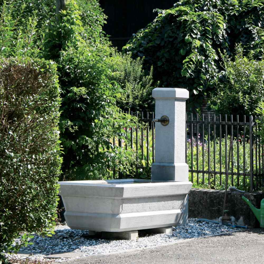 RUSTICO Brunnenstock, Kugel gestockt, grau