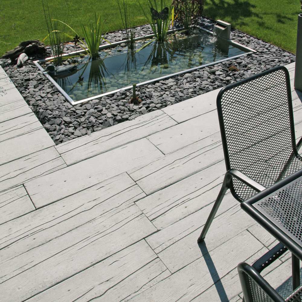 LENIA Schrittplatte rund, mit Holzstruktur, naturgrau, strukturiert, gerundet