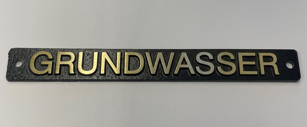 Beschriftungsschild "GRUNDWASSER"