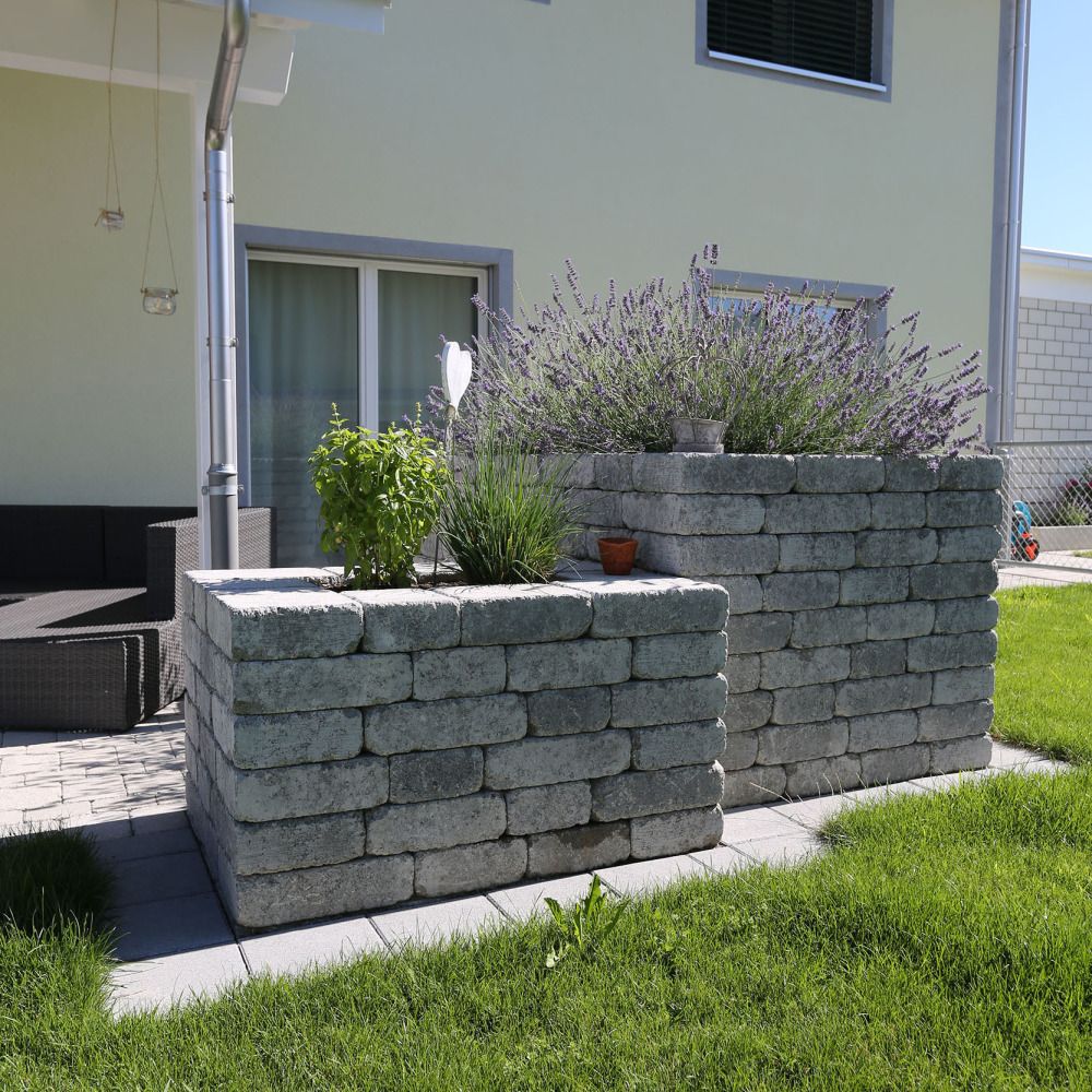 CUATRO Keilmauersteine, Kanten gebrochen, naturgrau