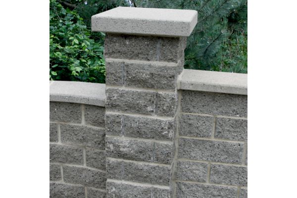 Abdeckplatte zu Pfeilerspaltstein, grau, abgerieben, gefast, bewehrt