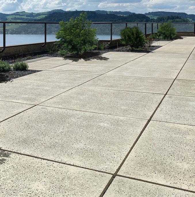 TRAVINA Gehwegplatte, ahornweiss, strukturiert, vollkantig